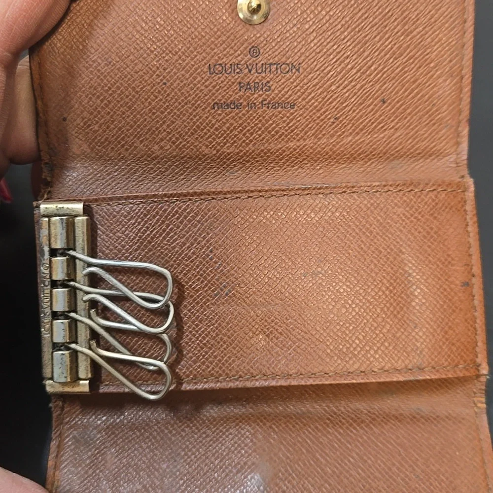 Louis Vuitton Tan Key Holder - Picture 8 of 10